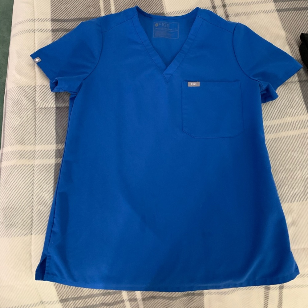 Figs scrub top